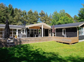 Three-Bedroom Holiday home in Blåvand 8